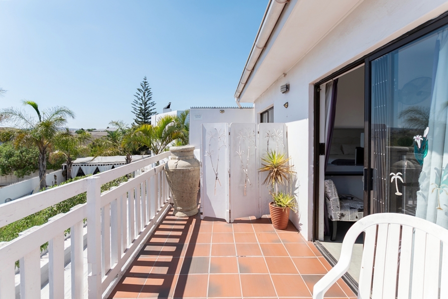 8 Bedroom Property for Sale in Country Club Western Cape
